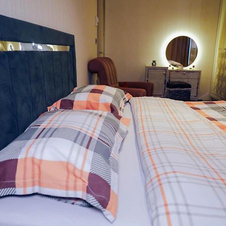 Fully Furnished Bed&Livingroom 伊斯坦布尔 外观 照片
